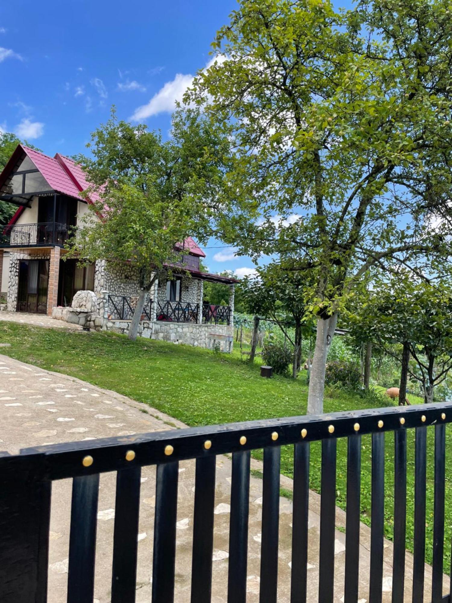 Kirta Hotel Gordi Exterior foto
